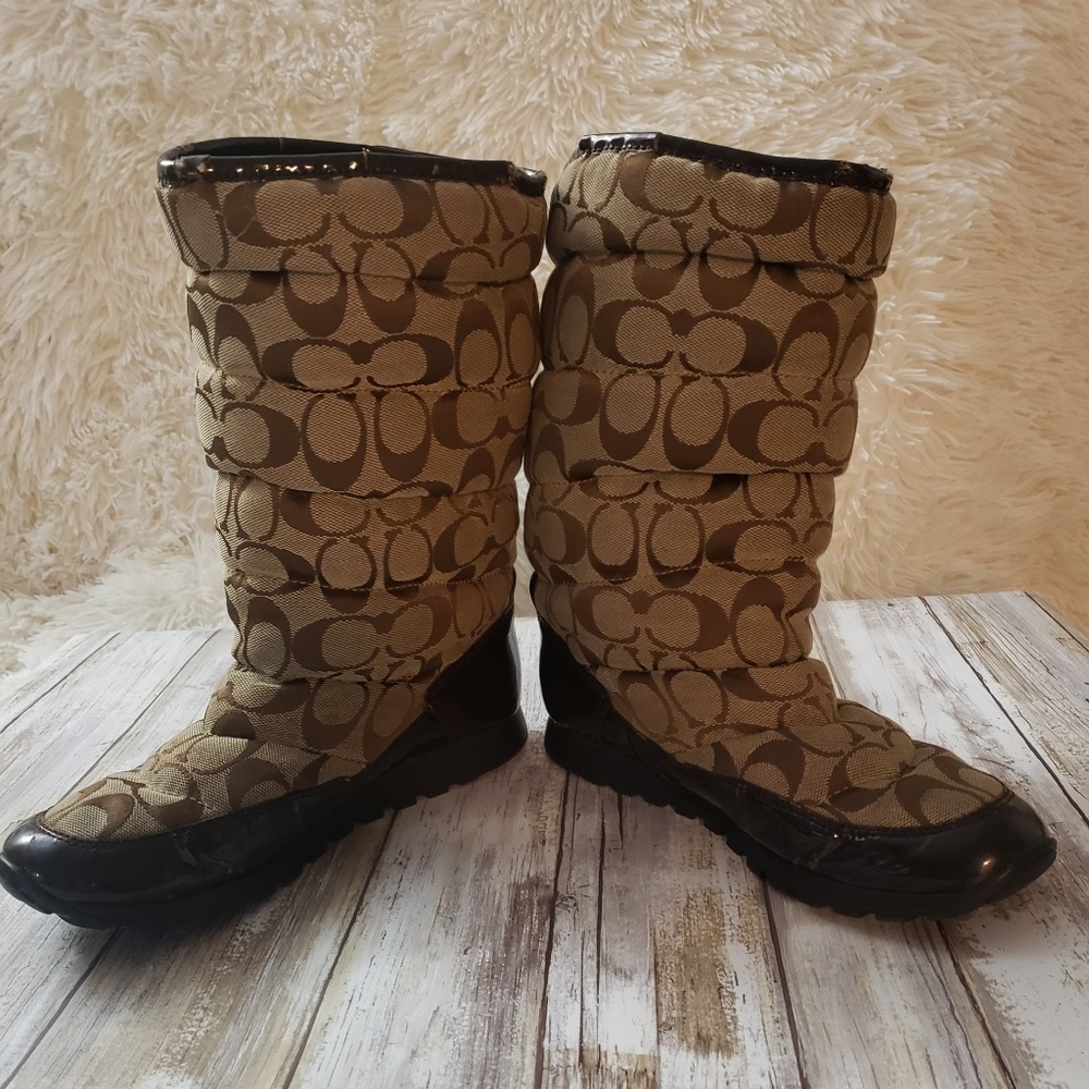 **SOLD**Authentic Coach Snow Boots